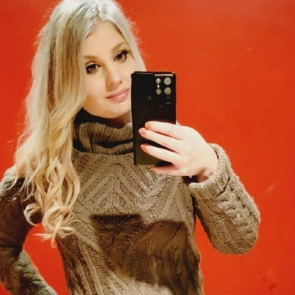 Meet your Posher, Celeste - Picture 2 of 6